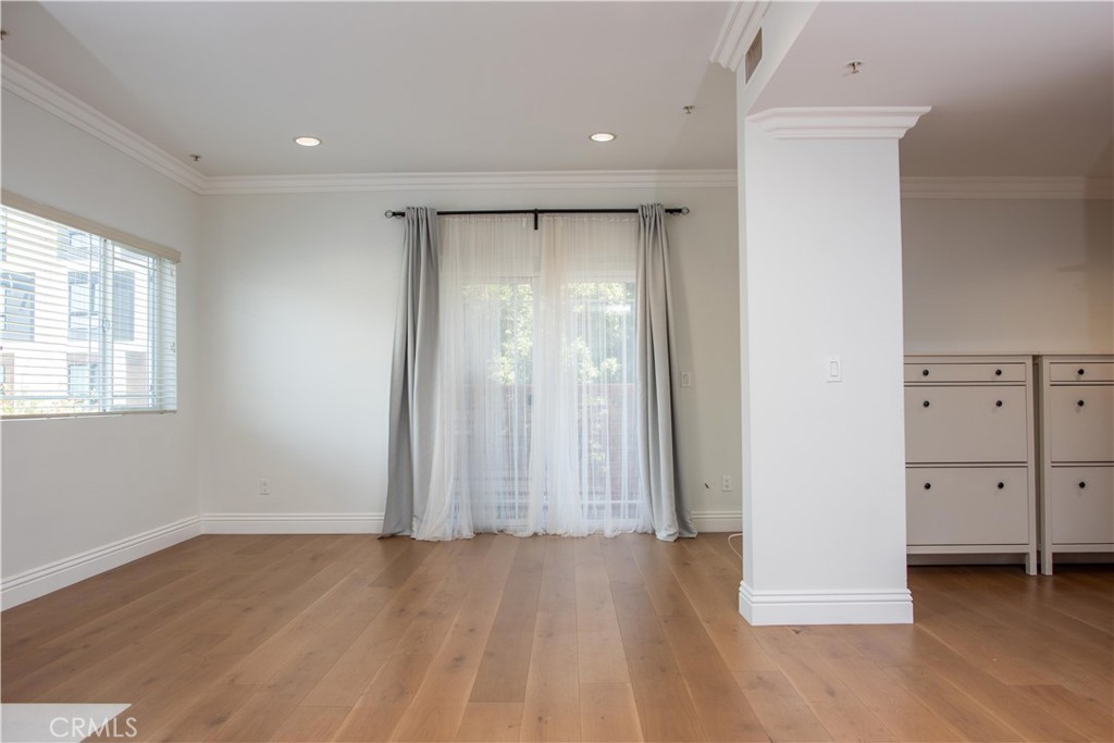 815 S Harvard Boulevard 201 Property Photo 5