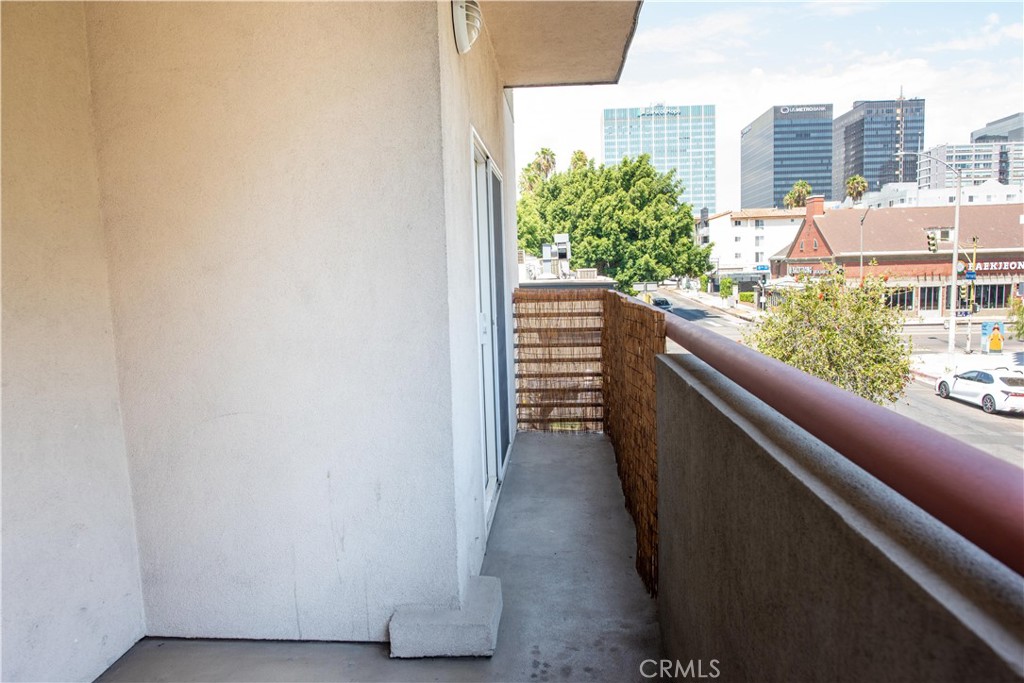 815 S Harvard Boulevard 201 Property Photo 28
