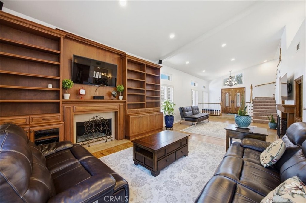 13607 Hindry Avenue Property Photo 7