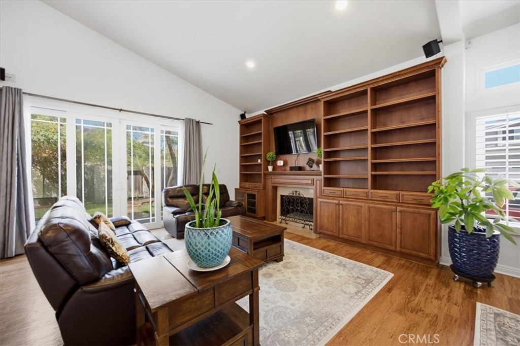 13607 Hindry Avenue Property Photo 9