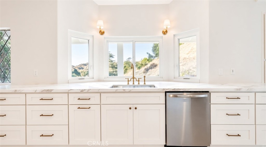 15604 Saddleback Property Photo 1