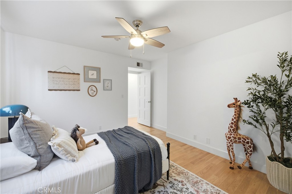 2108 Vanderbilt Lane E Property Photo 39