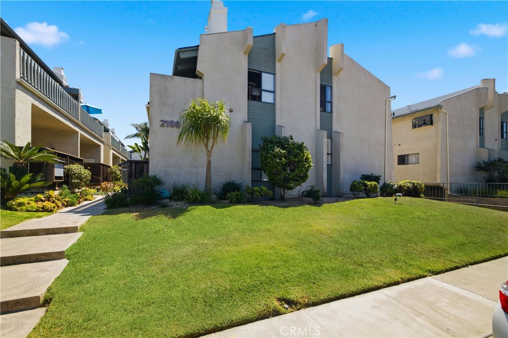 2108 Vanderbilt Lane E Property Photo 57
