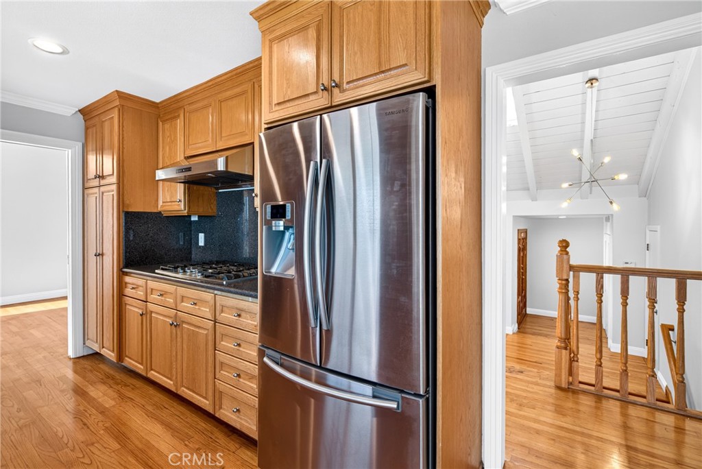 28027 Braidwood Drive Property Photo 13