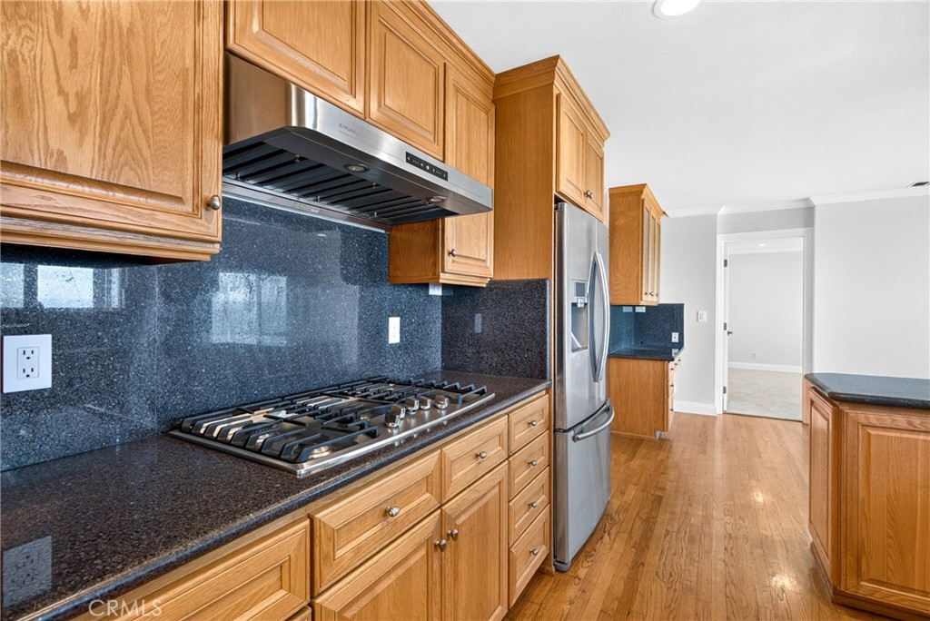 28027 Braidwood Drive Property Photo 14