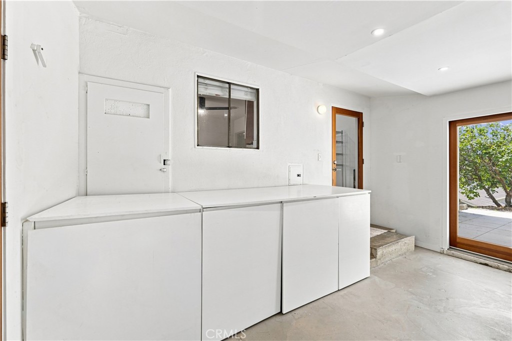 1117 N Herbert Avenue Property Photo 12