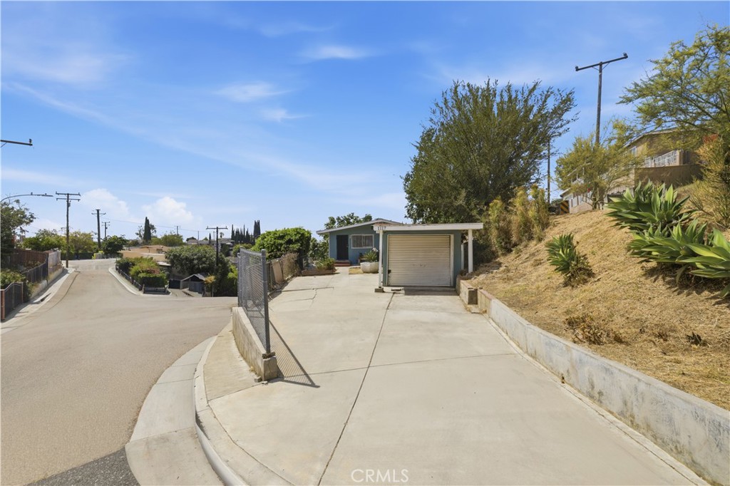 1117 N Herbert Avenue Property Photo 18