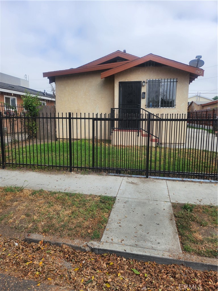 243 E 82nd Property Photo 1