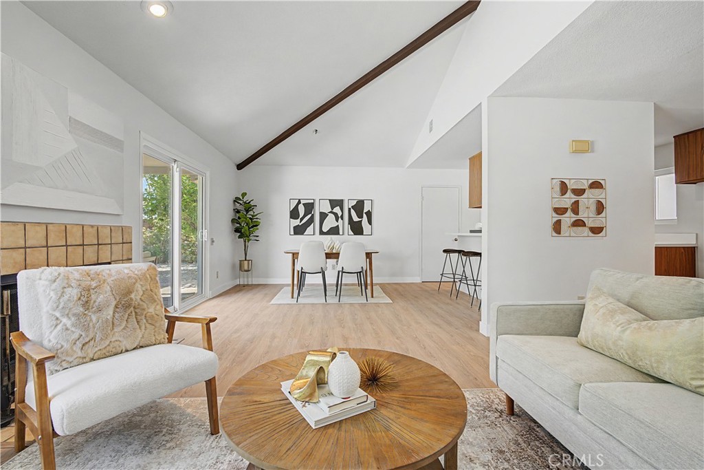 1360 E Gem Circle Property Photo 4