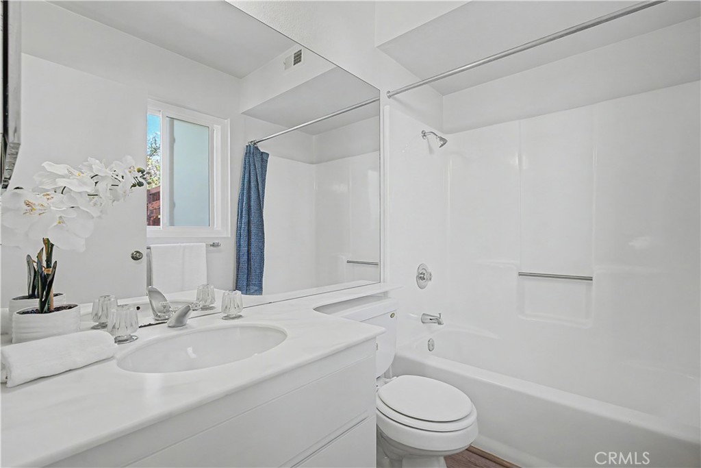 1360 E Gem Circle Property Photo 14