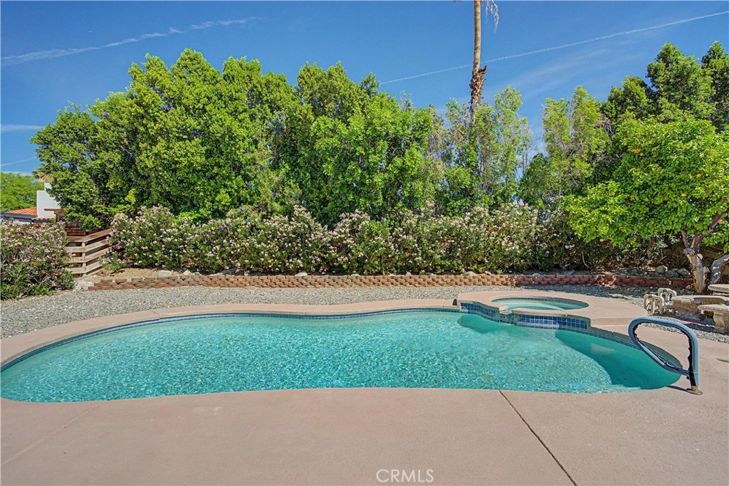 1360 E Gem Circle Property Photo 21