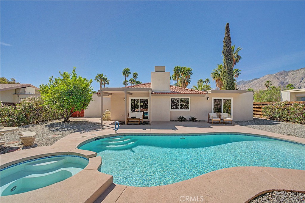 1360 E Gem Circle Property Photo 23