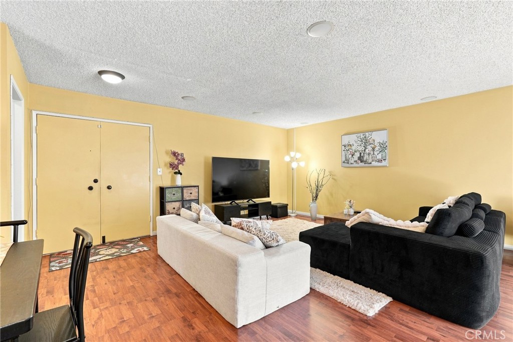 5625 Windsor Way 211 Property Photo 2