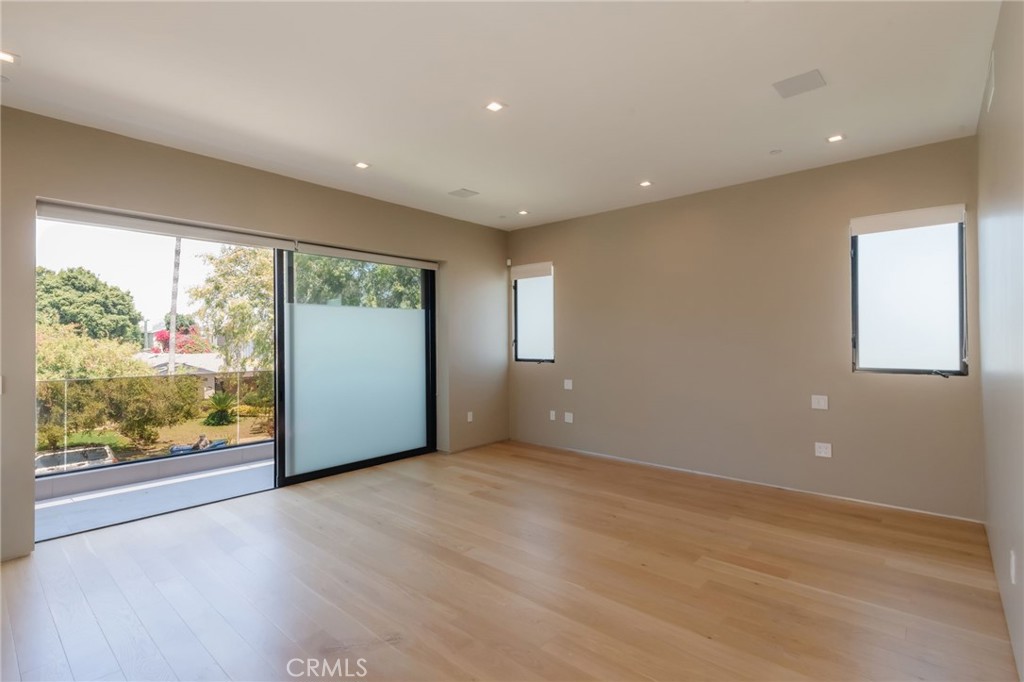 1643 S Carmelina Property Photo 20