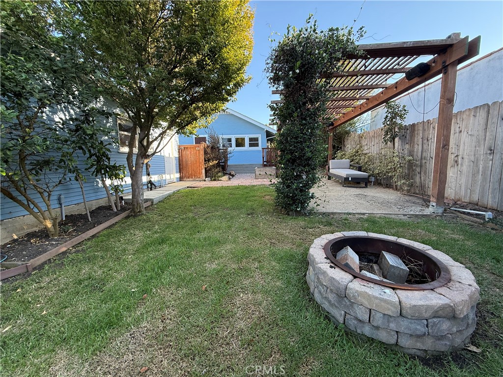 1328 W 13th Property Photo 4