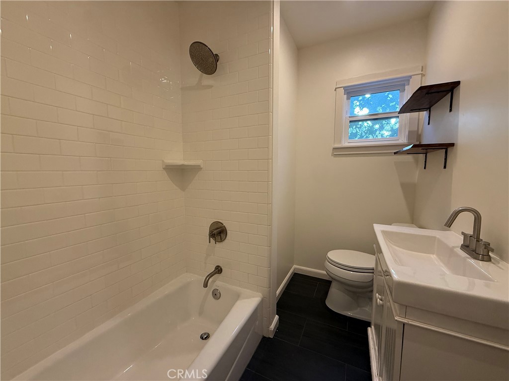 1328 W 13th Property Photo 12