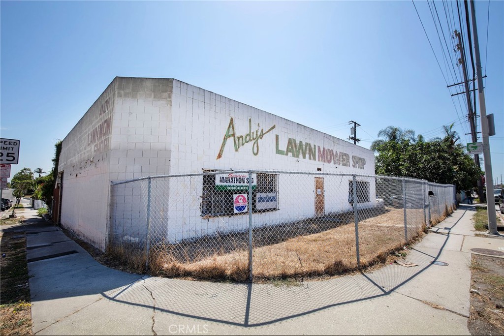 20406 Normandie Ave Property Photo 3