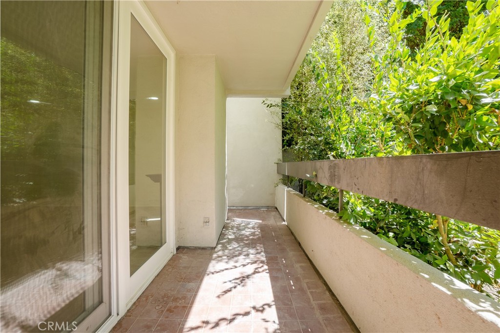 28121 Highridge 211 Property Photo 34