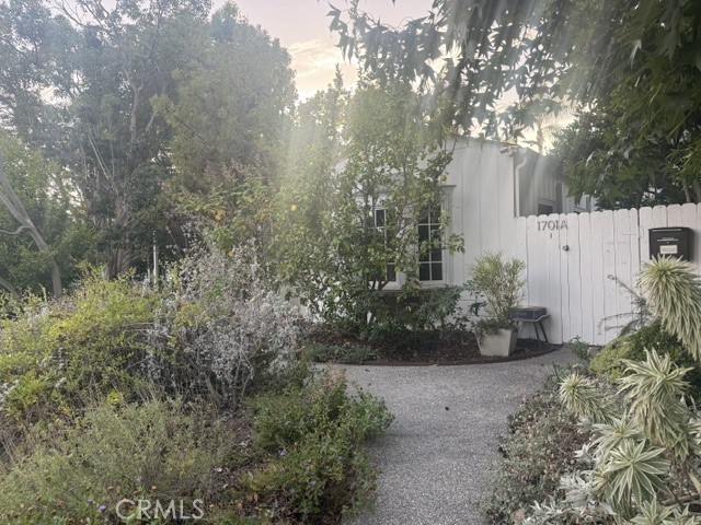 1701 Pier Avenue Property Photo 2