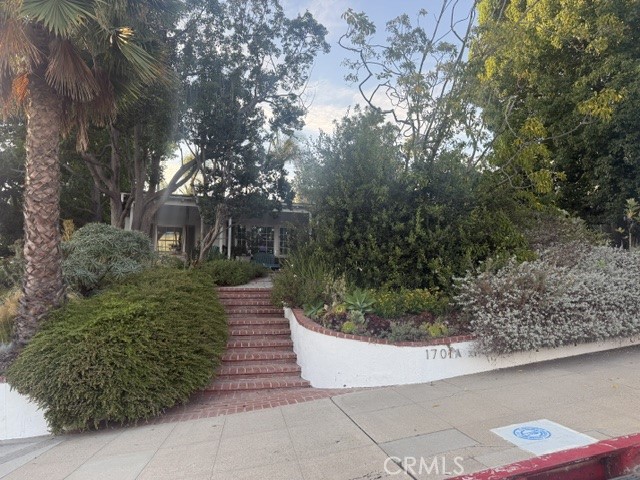 1701 Pier Avenue Property Photo 3