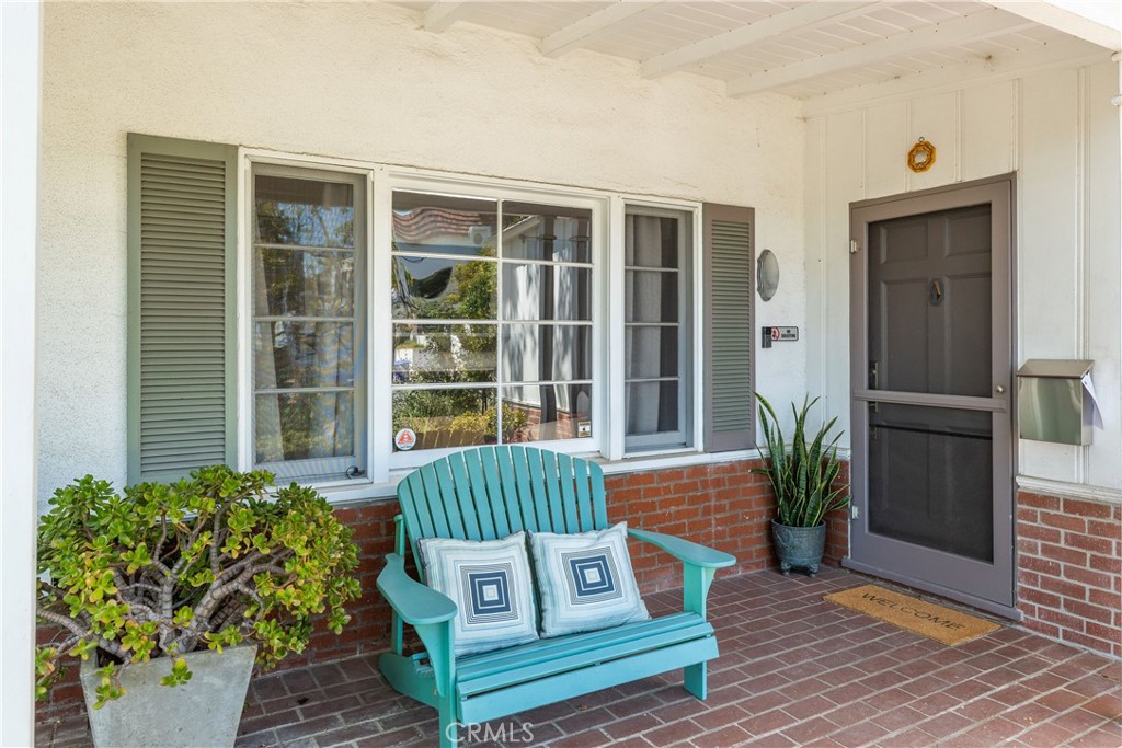 1701 Pier Avenue Property Photo 4