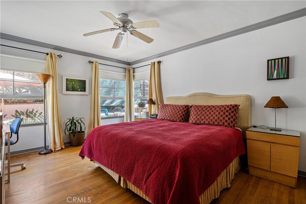 1701 Pier Avenue Property Photo 11