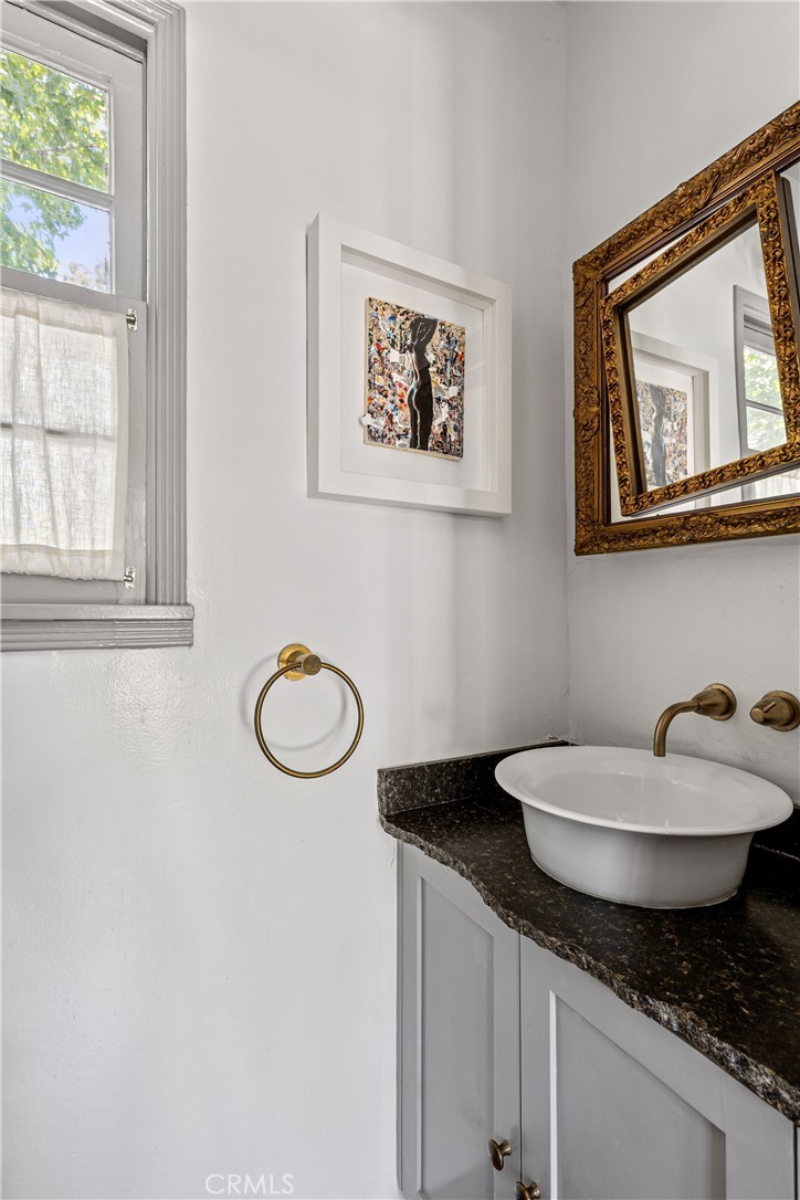 1701 Pier Avenue Property Photo 23