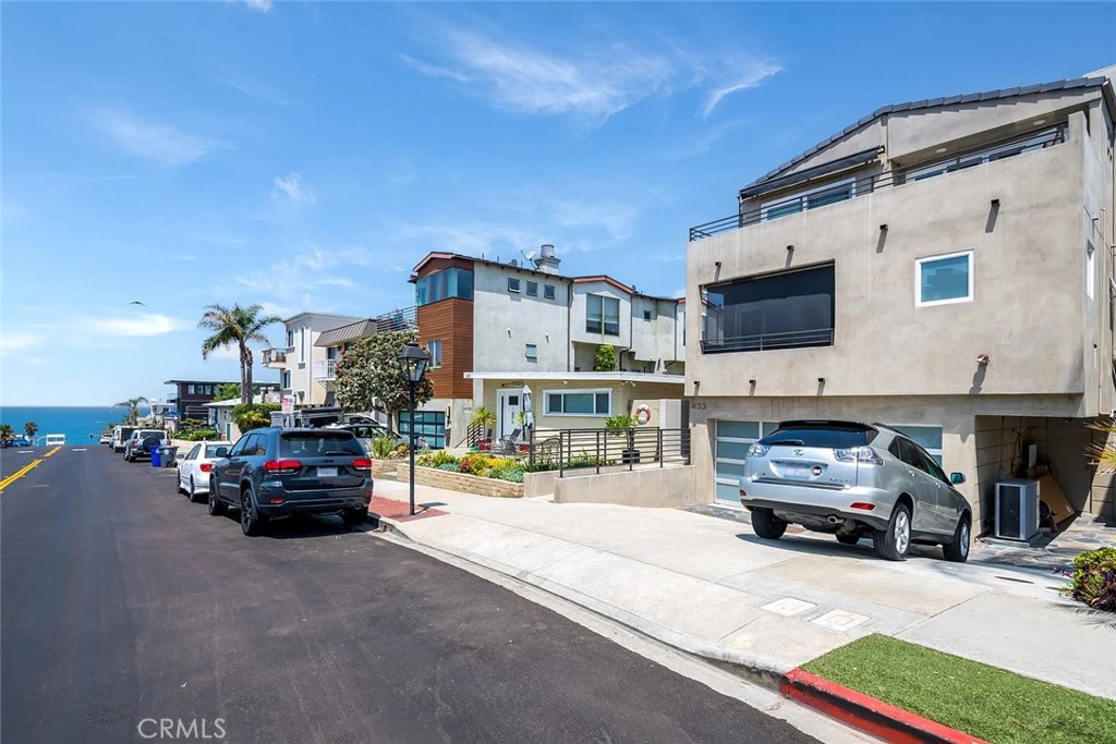 433 Marine B Property Photo 3