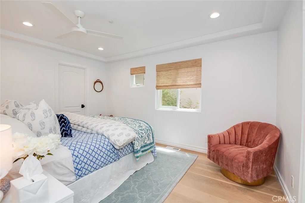 433 Marine B Property Photo 30