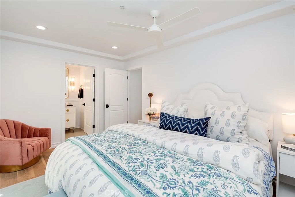 433 Marine B Property Photo 31