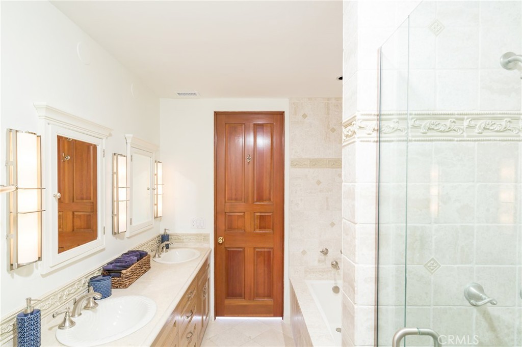 1110 Esplanade 9 Property Photo 29
