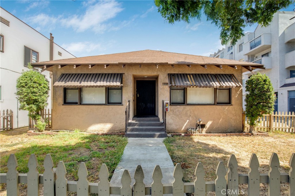 531 W 5th Street Property Photo 2