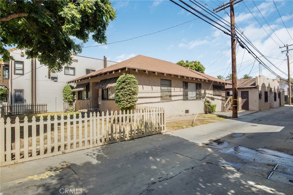 531 W 5th Street Property Photo 6