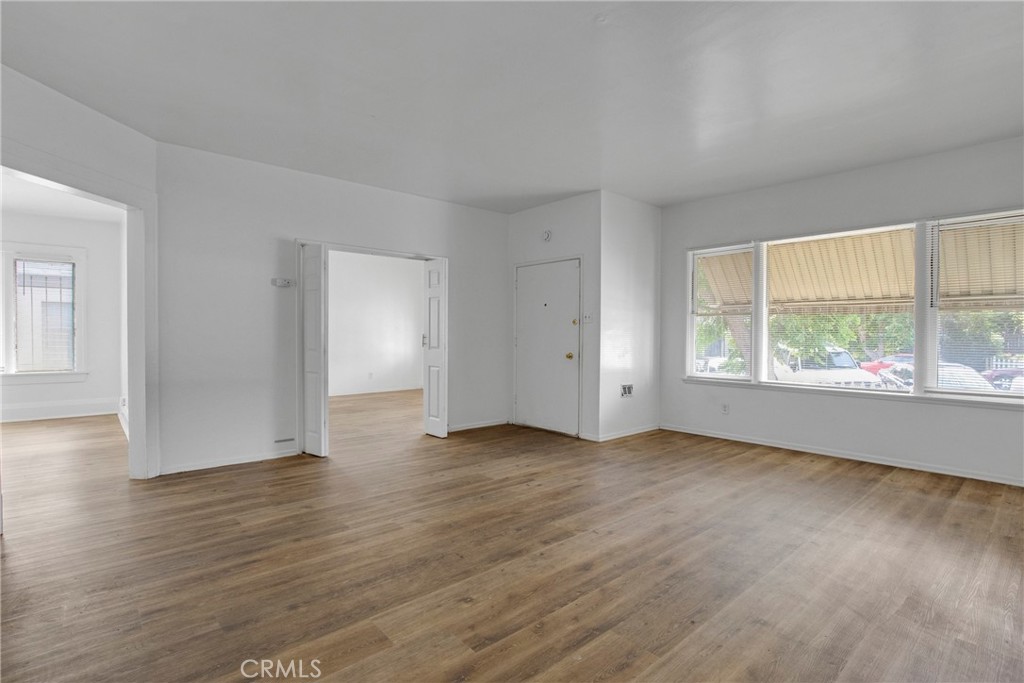 531 W 5th Street Property Photo 9