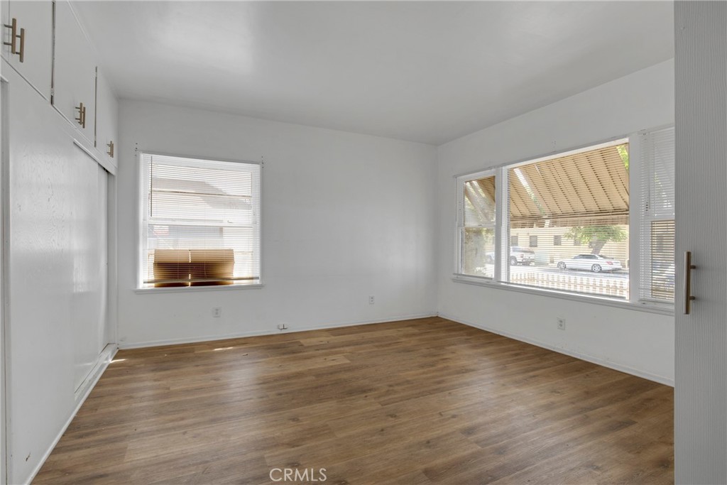 531 W 5th Street Property Photo 10