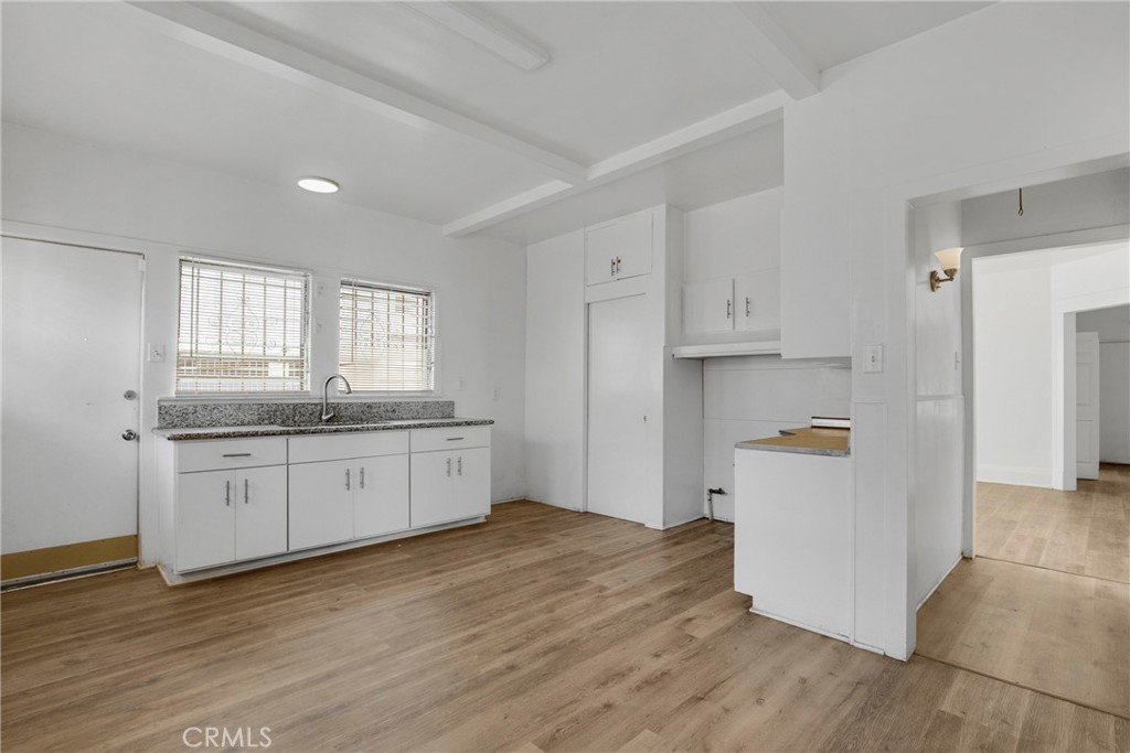 531 W 5th Street Property Photo 16