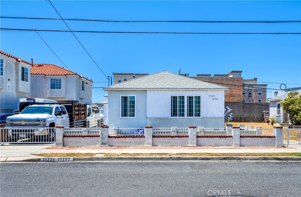 15725 La Salle Avenue Property Photo 6