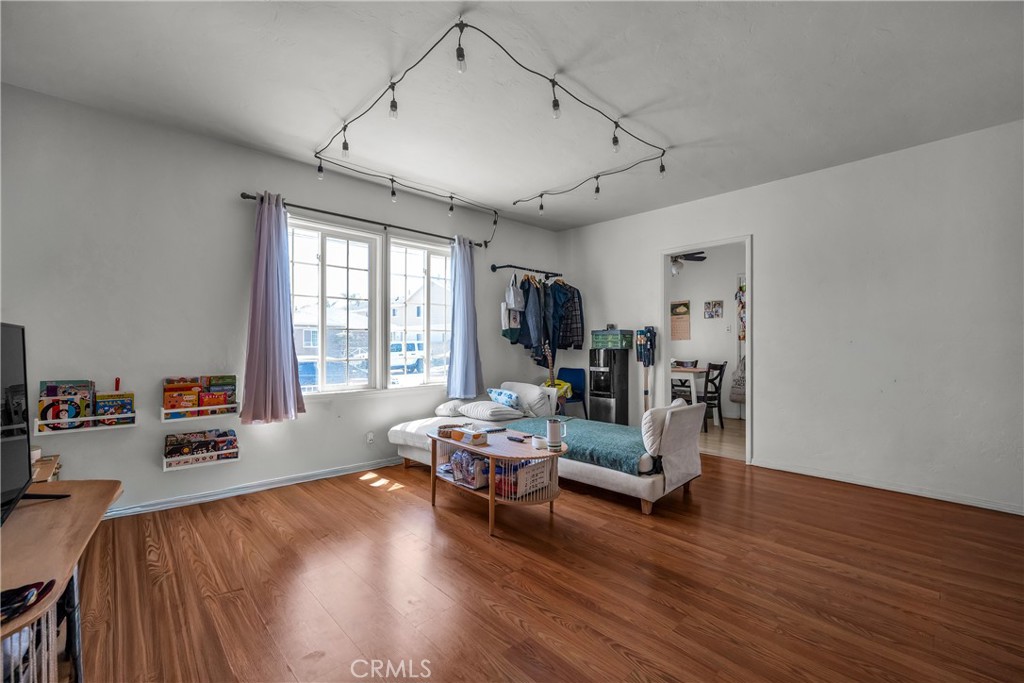 15725 La Salle Avenue Property Photo 8