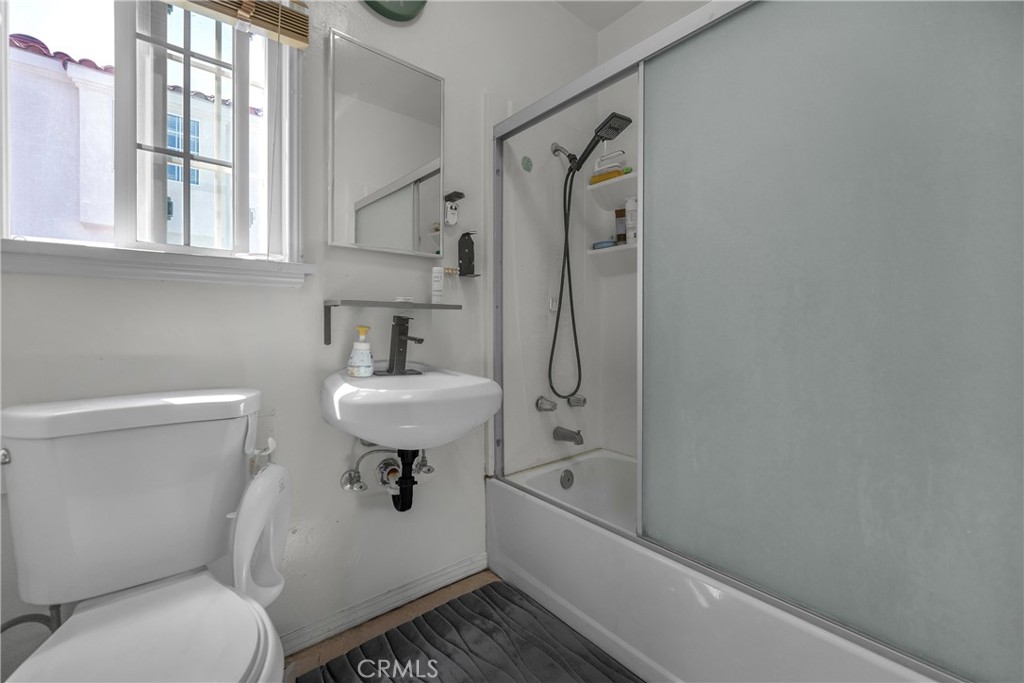 15725 La Salle Avenue Property Photo 14