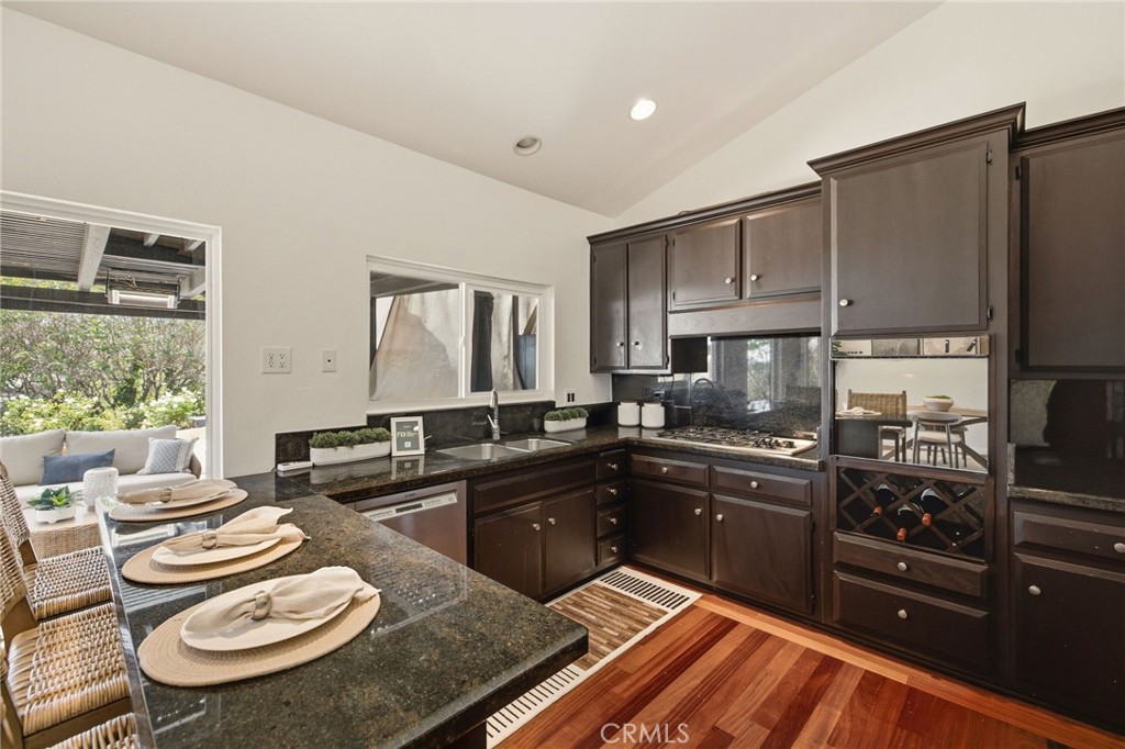 1529 Craig Place Property Photo 7
