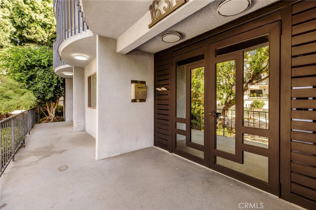 1632 Camden 204 Property Photo 2
