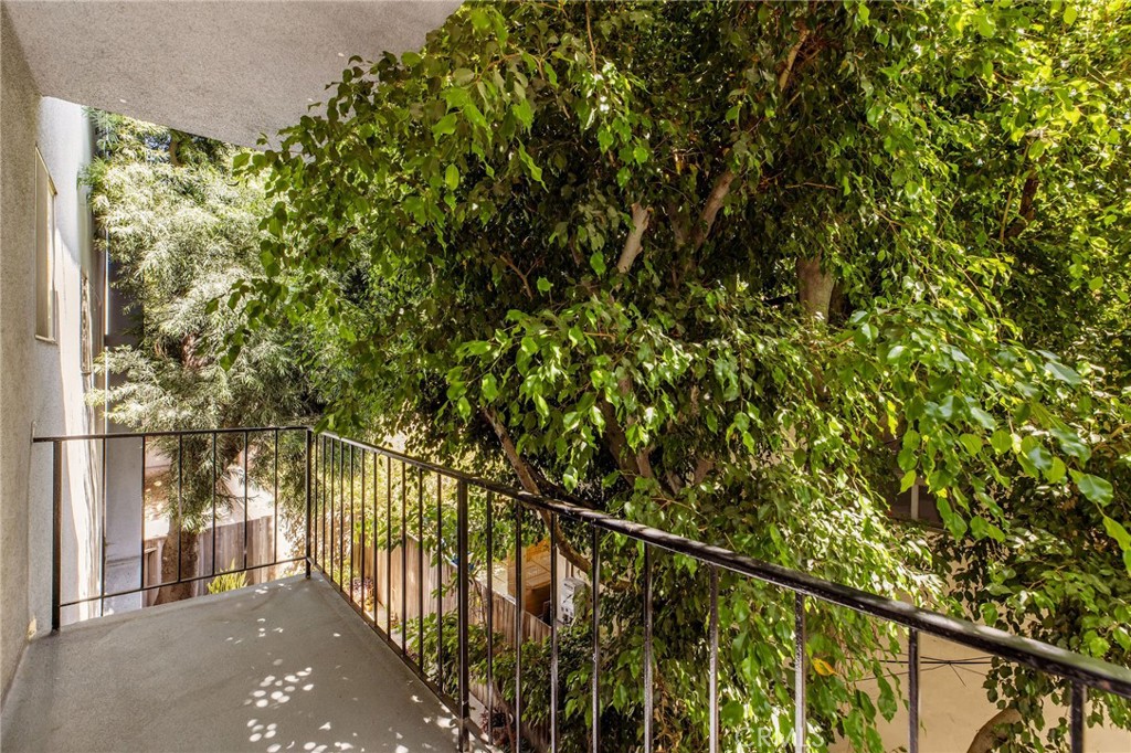 1632 Camden 204 Property Photo 7