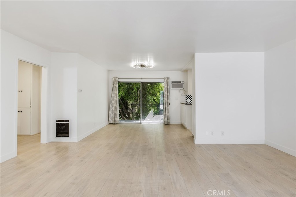 1632 Camden 204 Property Photo 8