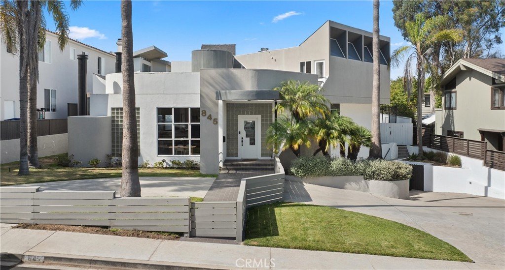 845 11th Property Photo 3