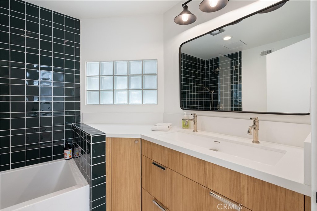 845 11th Property Photo 31