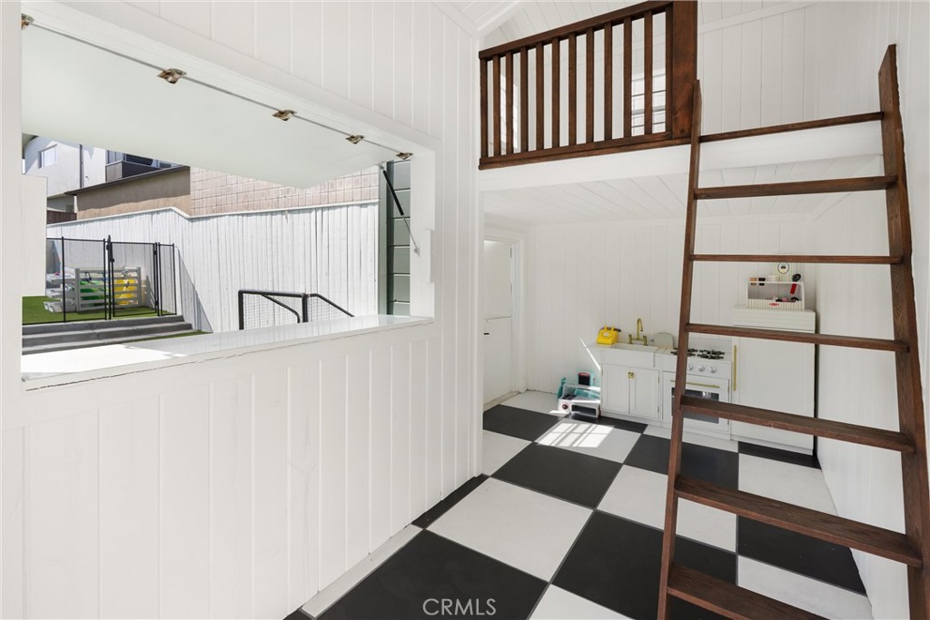 845 11th Property Photo 41