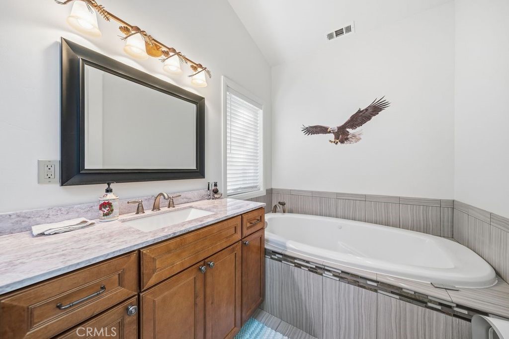 195 Knoll Property Photo 17