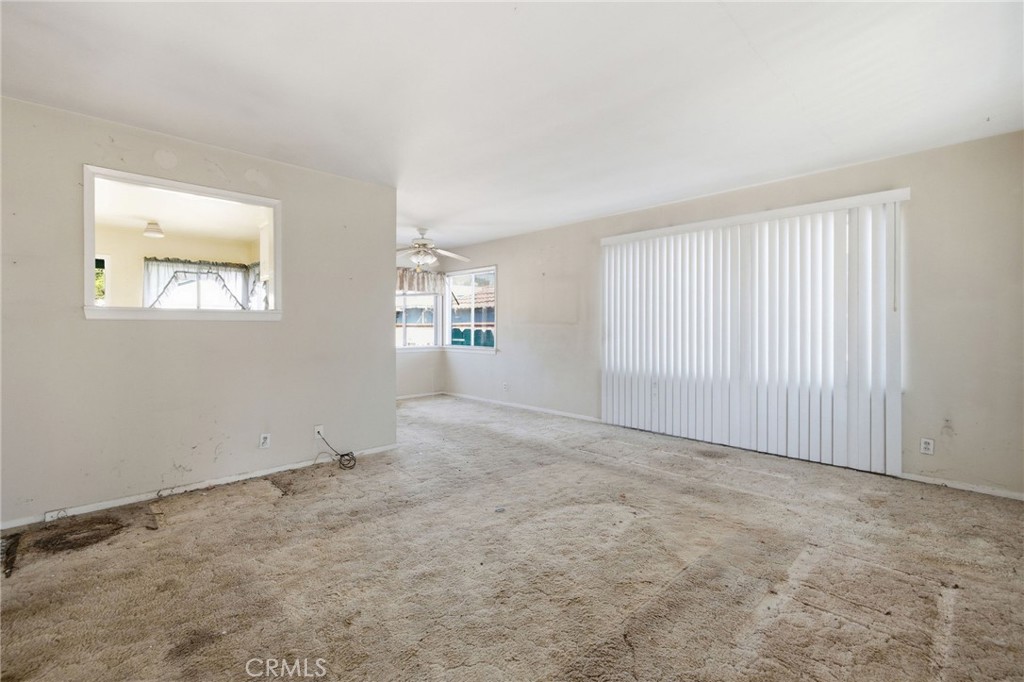 15313 Roselle Avenue Property Photo 3