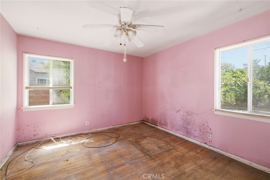 15313 Roselle Avenue Property Photo 8