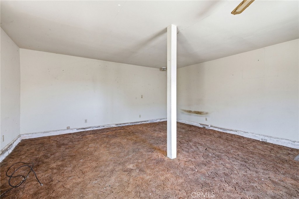 15313 Roselle Avenue Property Photo 14